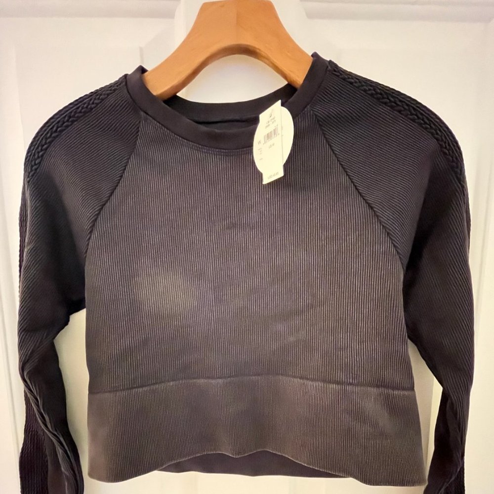 OFFLINE By Aerie Big Chill Seamless Crop Long Sleeve T-Shirt Size Medium